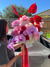 Load image into Gallery viewer, Custom Vase Arrangement
